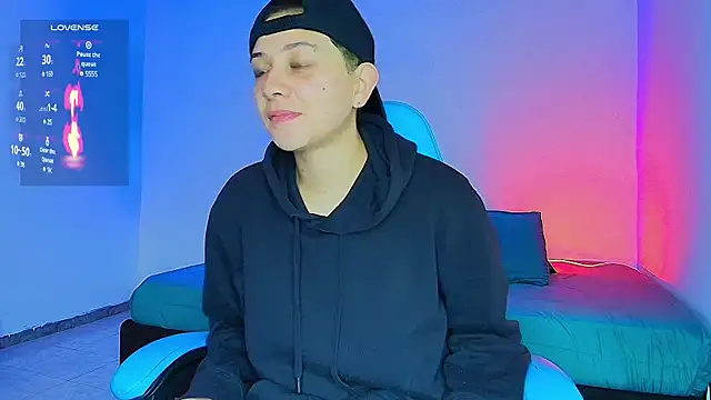 Snapshot of aron_wi chatting on February 14, 12:14 pm aron wi online show from February 14, 12:14 pm