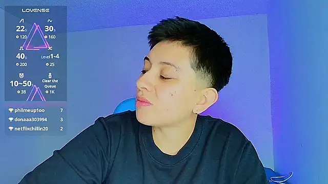 Snapshot of aron_wi chatting on February 21, 1:44 pm aron wi online show from February 21, 1:44 pm