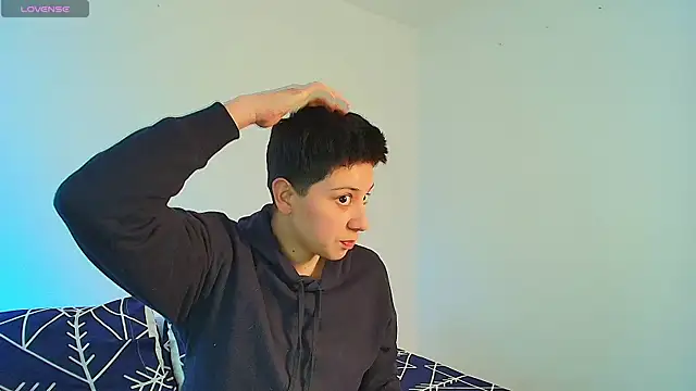 Snapshot of aron_wi chatting on March 4, 4:09 pm aron wi online show from March 4, 4:09 pm