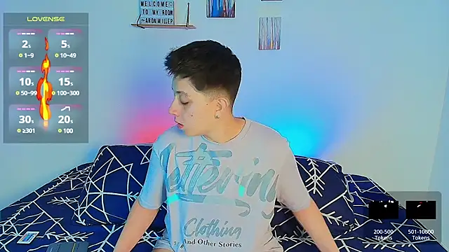 Snapshot of aron_wi chatting on March 10, 9:10 am aron wi online show from March 10, 9:10 am