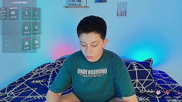 Snapshot of aron_wi chatting on March 16, 9:16 pm aron wi online show from March 16, 9:16 pm