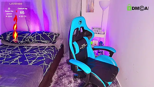 Snapshot of aron_wi chatting on September 13, 10:37 am aron wi online show from September 13, 10:37 am