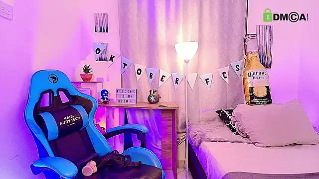 Snapshot of aron_wi chatting on October 1, 12:11 pm aron wi online show from October 1, 12:11 pm