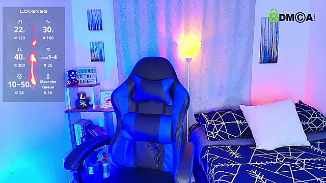 Snapshot of aron_wi chatting on October 24, 10:33 am aron wi online show from October 24, 10:33 am