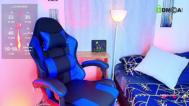 Snapshot of aron_wi chatting on November 4, 10:36 am aron wi online show from November 4, 10:36 am