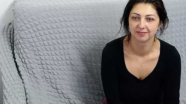 Snapshot of DivinSandra chatting on January 13, 11:30 am DivinSandra online show from January 13, 11:30 am