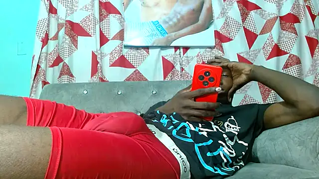 Snapshot of black30cmdick chatting on January 29, 8:18 am black30cmdick online show from January 29, 8:18 am