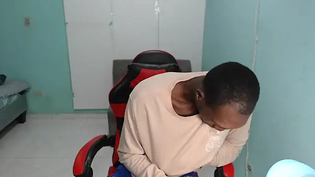 Snapshot of black30cmdick chatting on December 1, 1:16 pm black30cmdick online show from December 1, 1:16 pm