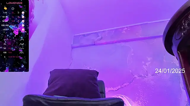 Snapshot of Dani_Sweet_Ts chatting on January 24, 5:21 am Dani Sweet Ts online show from January 24, 5:21 am