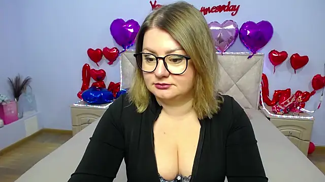 ZannaDreil online show from February 17, 6:48 pm