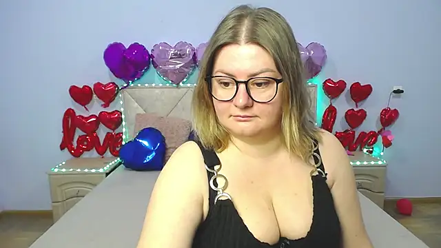 ZannaDreil online show from February 22, 7:03 pm