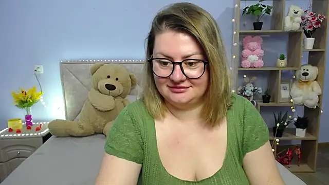 ZannaDreil online show from March 13, 4:38 am