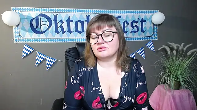 ZannaDreil online show from October 10, 6:07 pm