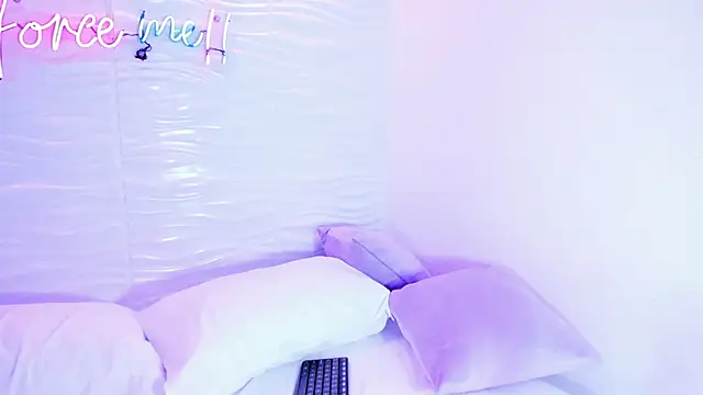 AvyMilton online show from January 27, 11:43 am