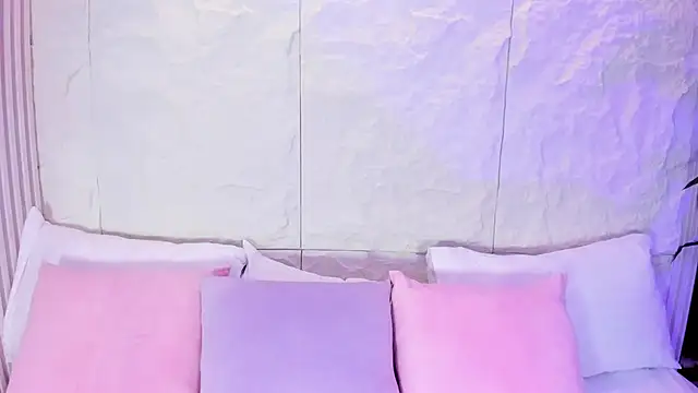 AvyMilton online show from November 13, 11:42 am