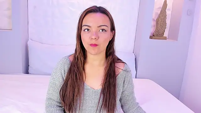 EmilyRouss  online show from November 24, 7:13 pm