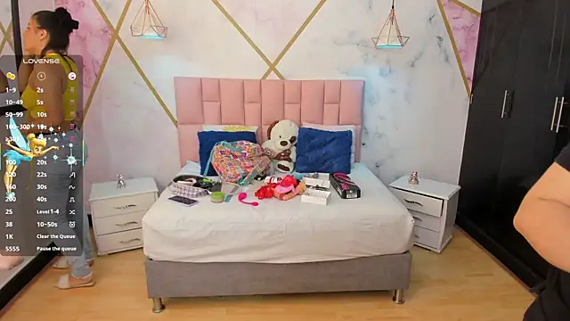 lizortiz online show from October 3, 4:15 pm