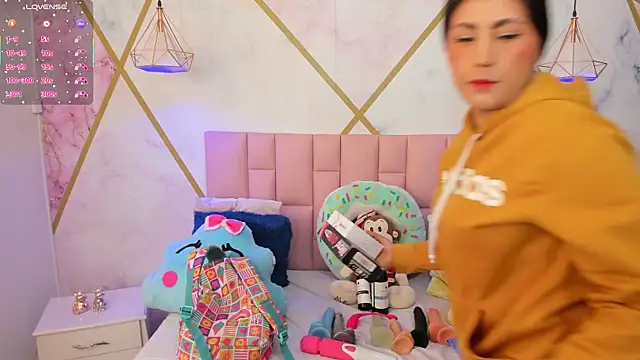 lizortiz online show from December 1, 6:24 pm