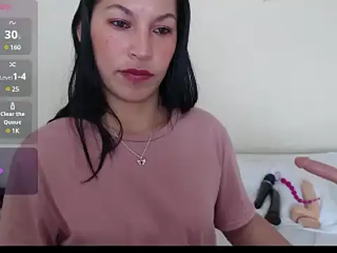 Snapshot of michel_ex33 chatting on December 22, 6:15 pm michel ex33 online show from December 22, 6:15 pm