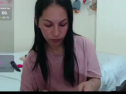 Snapshot of michel_ex33 chatting on December 22, 9:20 pm michel ex33 online show from December 22, 9:20 pm