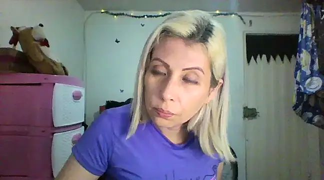 alixia81 online show from December 5, 10:12 pm