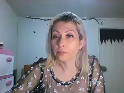 alixia81 online show from December 29, 9:17 am