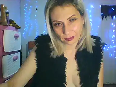 alixia81 online show from February 17, 4:31 am