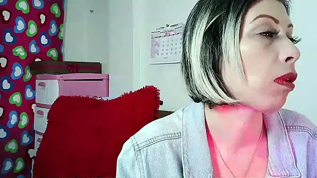 alixia81 online show from November 15, 12:34 pm