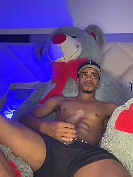 AaronCruz  online show from November 9, 7:17 am