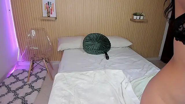 Snapshot of Harmony_Malkova chatting on March 15, 6:36 am Harmony Malkova online show from March 15, 6:36 am