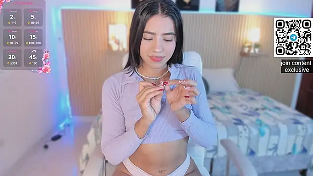 Snapshot of Harmony_Malkova chatting on October 5, 11:24 pm Harmony Malkova online show from October 5, 11:24 pm