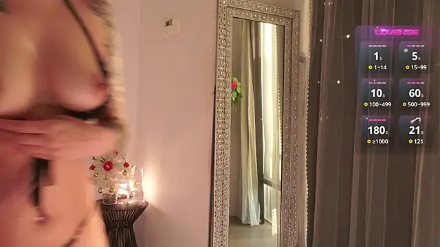 Mysticxkitty online show from December 13, 8:04 pm