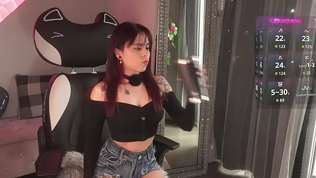 Mysticxkitty online show from February 3, 4:41 pm