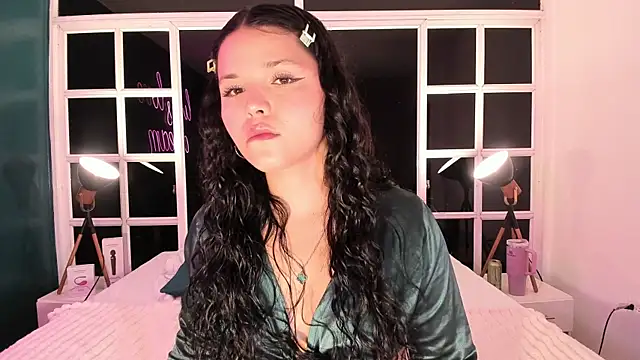 LottiCarter online show from January 31, 12:39 am