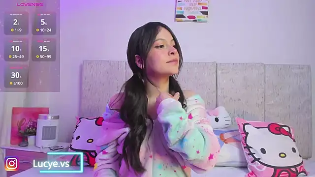 LucyEvans  online show from October 6, 3:37 am