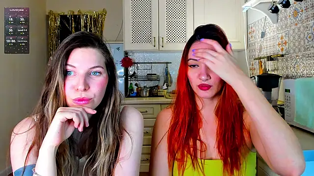 Snapshot of Annie_aww chatting on December 22, 8:36 pm Annie aww online show from December 22, 8:36 pm