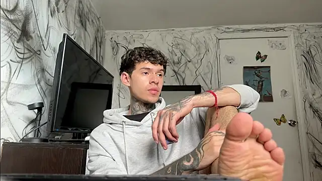 Snapshot of Saturno_v chatting on January 17, 10:22 am Saturno v online show from January 17, 10:22 am