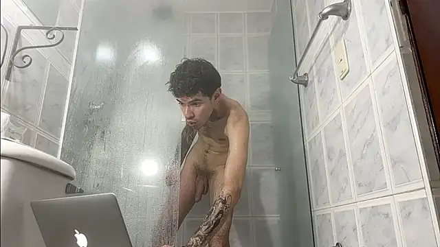 Snapshot of Saturno_v chatting on January 18, 2:02 pm Saturno v online show from January 18, 2:02 pm