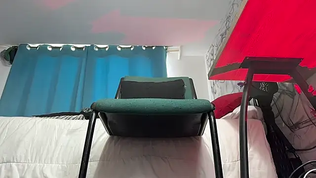 Snapshot of Saturno_v chatting on February 7, 11:12 am Saturno v online show from February 7, 11:12 am