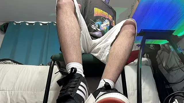 Snapshot of Saturno_v chatting on February 11, 11:21 am Saturno v online show from February 11, 11:21 am