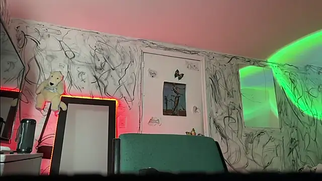 Snapshot of Saturno_v chatting on February 12, 10:48 pm Saturno v online show from February 12, 10:48 pm