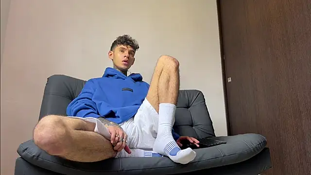 Snapshot of Saturno_v chatting on March 4, 3:15 pm Saturno v online show from March 4, 3:15 pm