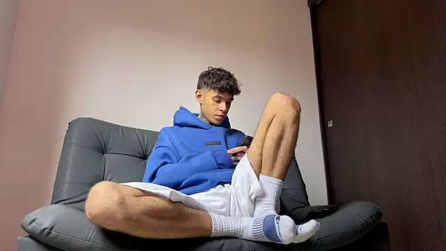 Snapshot of Saturno_v chatting on March 4, 7:01 pm Saturno v online show from March 4, 7:01 pm