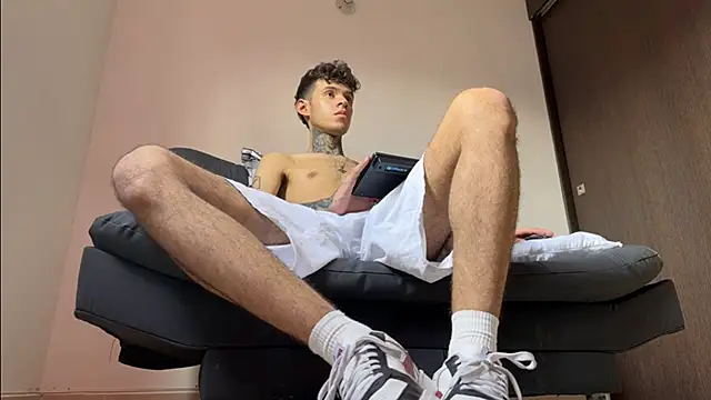 Snapshot of Saturno_v chatting on March 10, 9:51 pm Saturno v online show from March 10, 9:51 pm