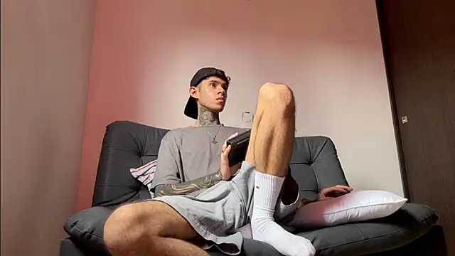 Snapshot of Saturno_v chatting on March 15, 2:12 pm Saturno v online show from March 15, 2:12 pm