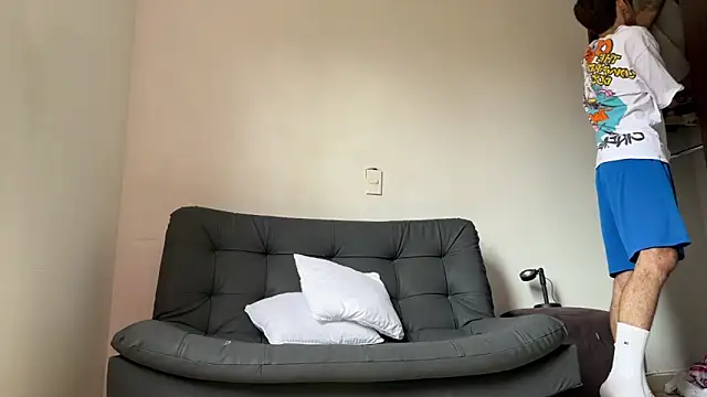 Snapshot of Saturno_v chatting on March 20, 5:15 pm Saturno v online show from March 20, 5:15 pm