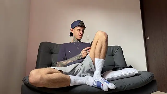 Snapshot of Saturno_v chatting on March 21, 4:18 pm Saturno v online show from March 21, 4:18 pm