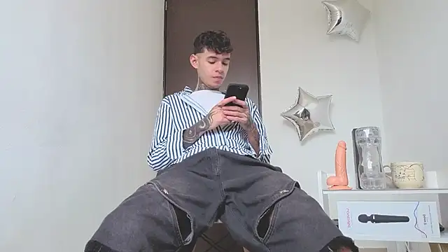 Snapshot of Saturno_v chatting on September 10, 11:10 am Saturno v online show from September 10, 11:10 am