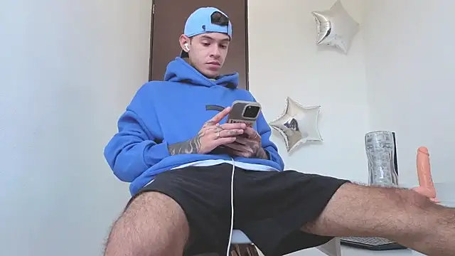 Snapshot of Saturno_v chatting on September 12, 9:42 am Saturno v online show from September 12, 9:42 am