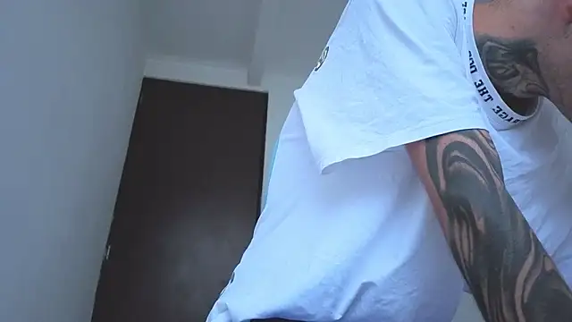 Snapshot of Saturno_v chatting on September 29, 10:53 am Saturno v online show from September 29, 10:53 am